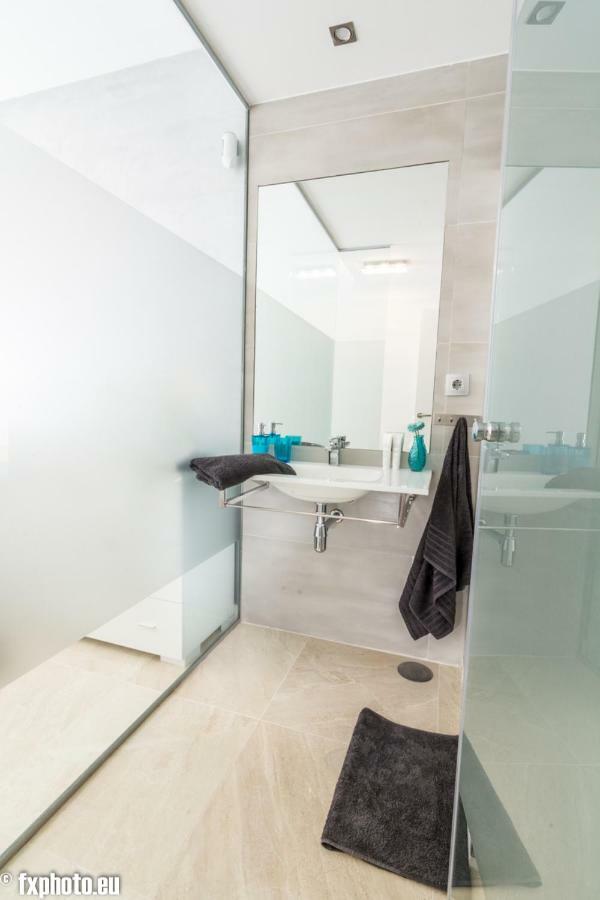 Eluxuria Sunny Villa Торевьиа Экстерьер фото